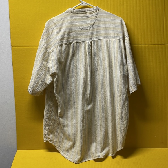 In Private cream/black striped button down short sleeve shirt. Size Large - Picture 3 of 6